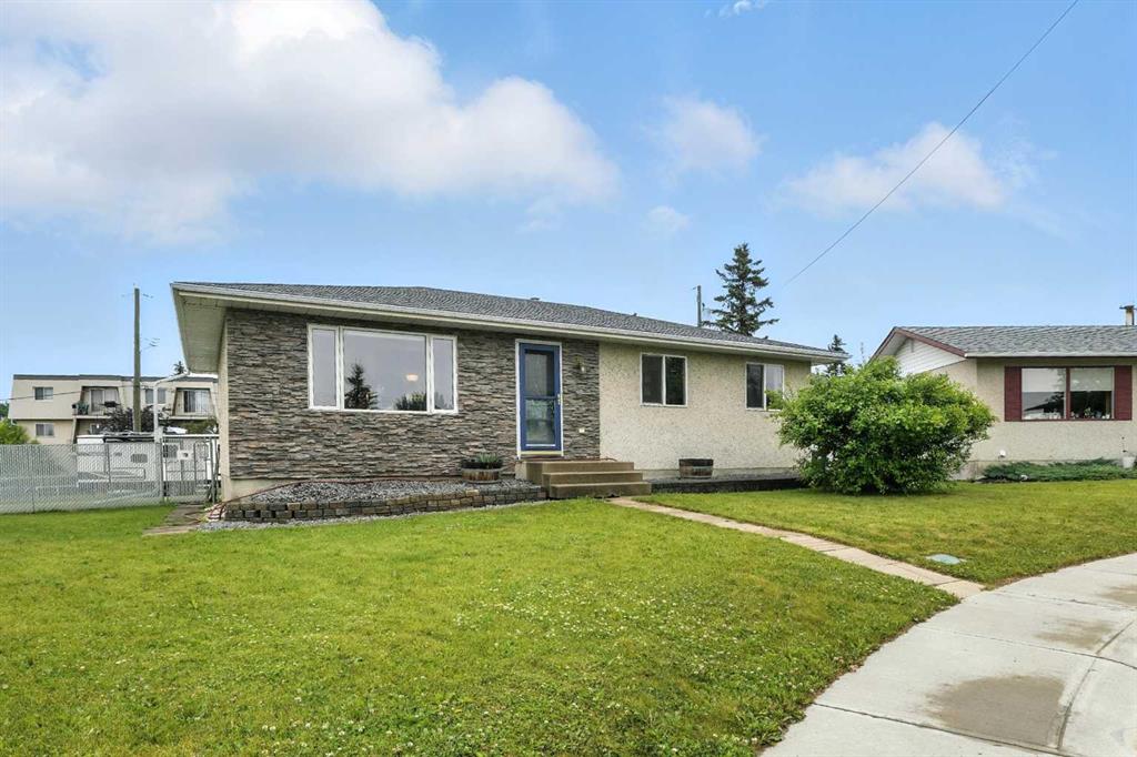 5220 52 Street Property Photo 3