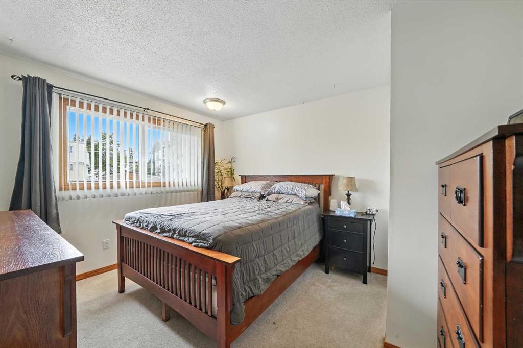 5220 52 Street Property Photo 14