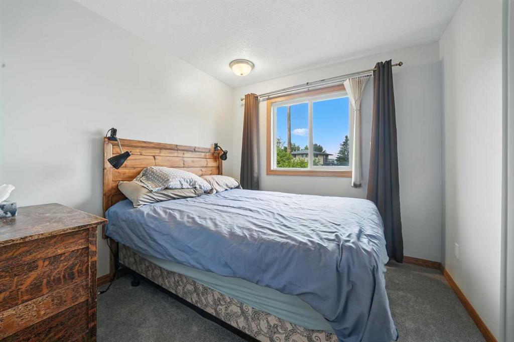 5220 52 Street Property Photo 15
