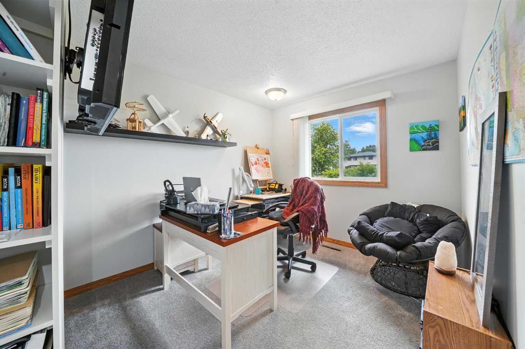 5220 52 Street Property Photo 16