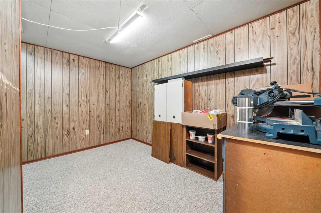 5220 52 Street Property Photo 24