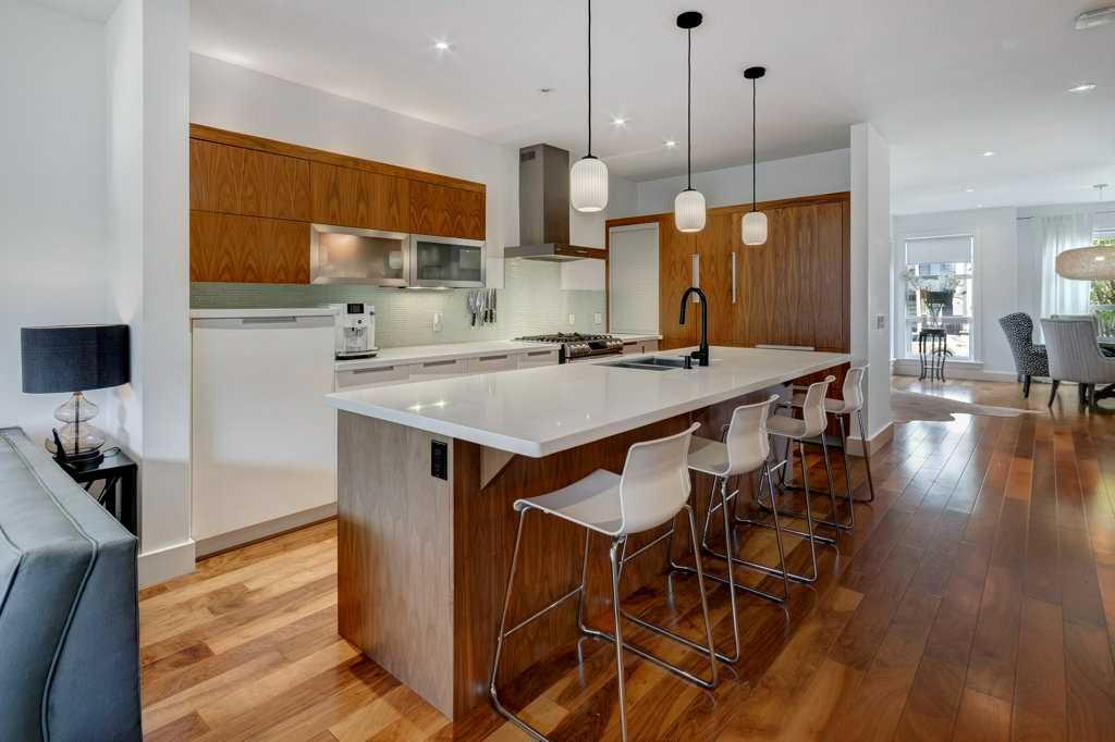 2421 29 Avenue Property Photo 9