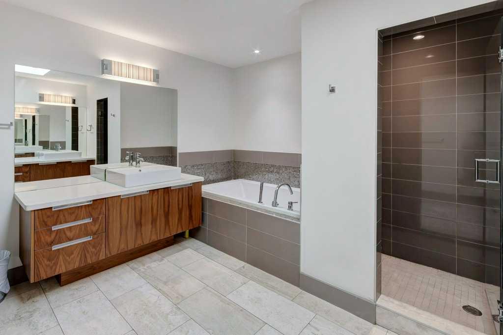 2421 29 Avenue Property Photo 19