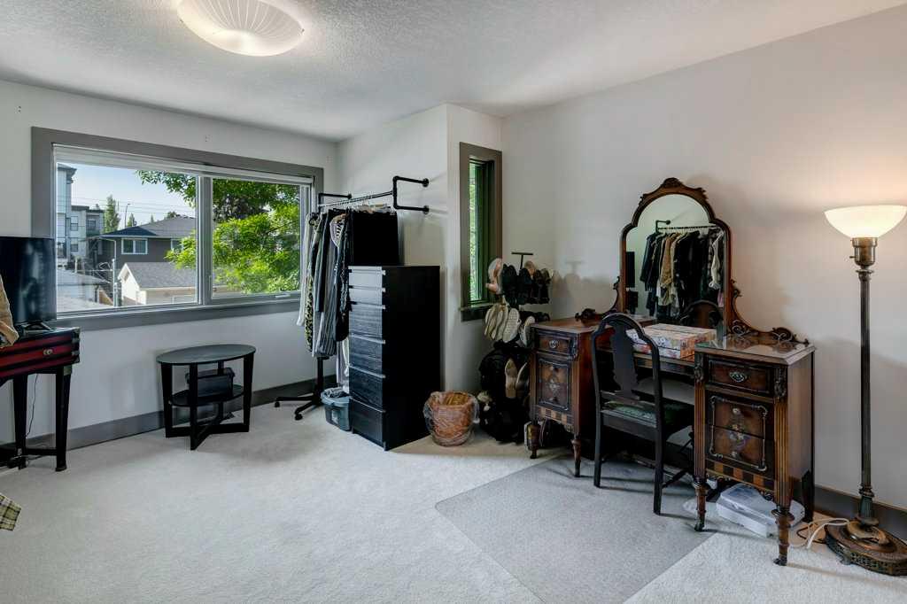 2421 29 Avenue Property Photo 23