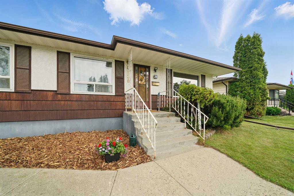 4138 35 Street Property Photo 1