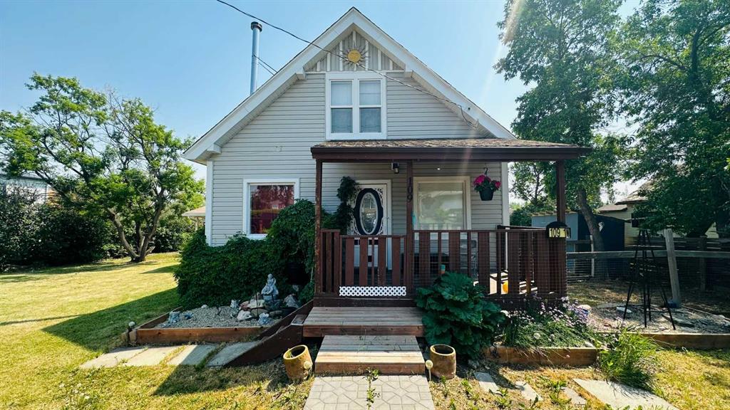 109 1 Street West Property Photo 1