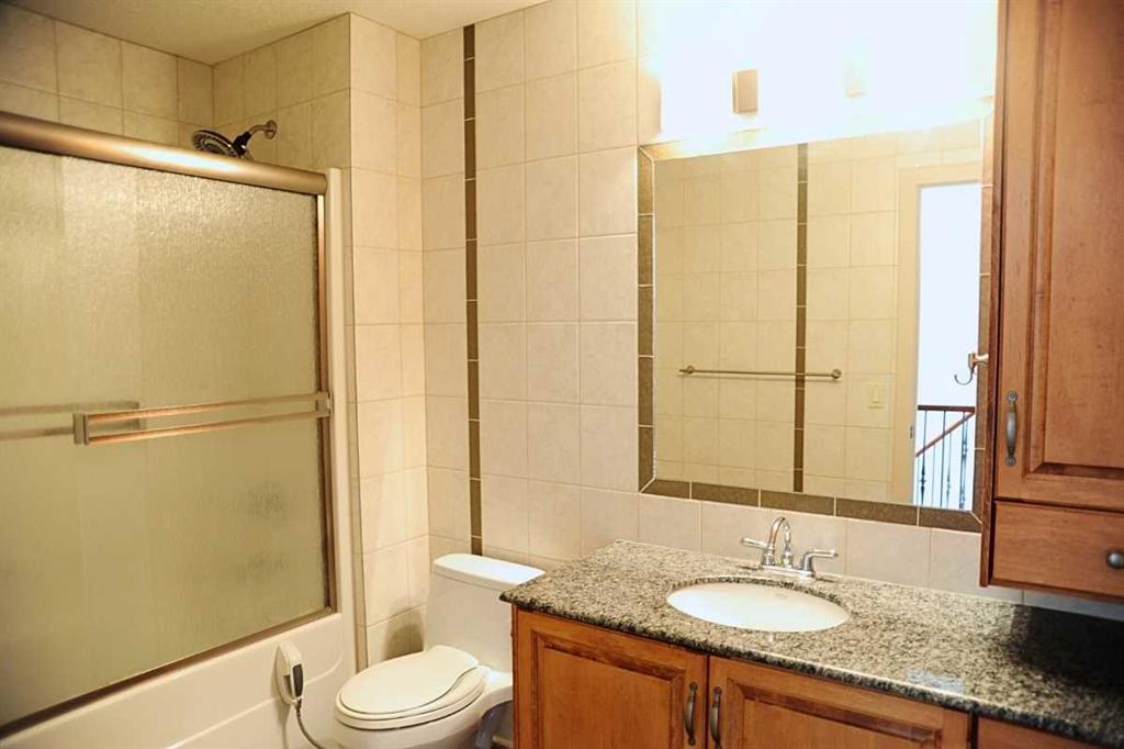 31 Cougarstone Point Property Photo 21