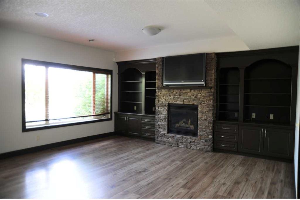 31 Cougarstone Point Property Photo 25