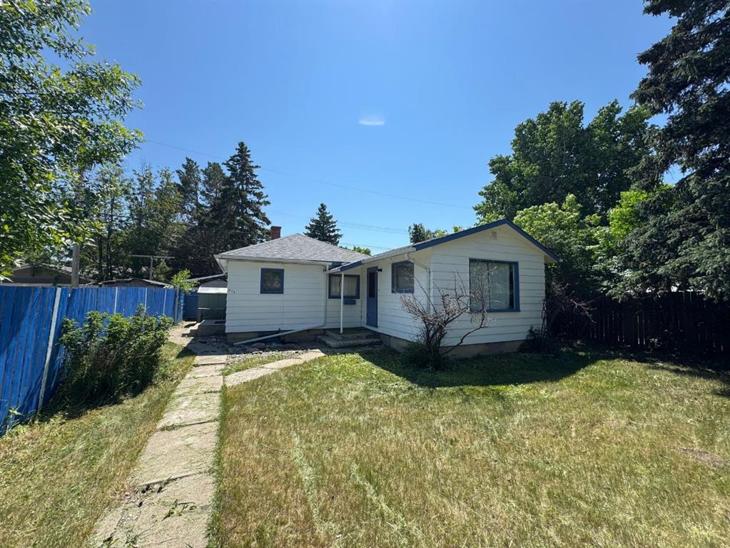 513 3 Street Property Photo 1