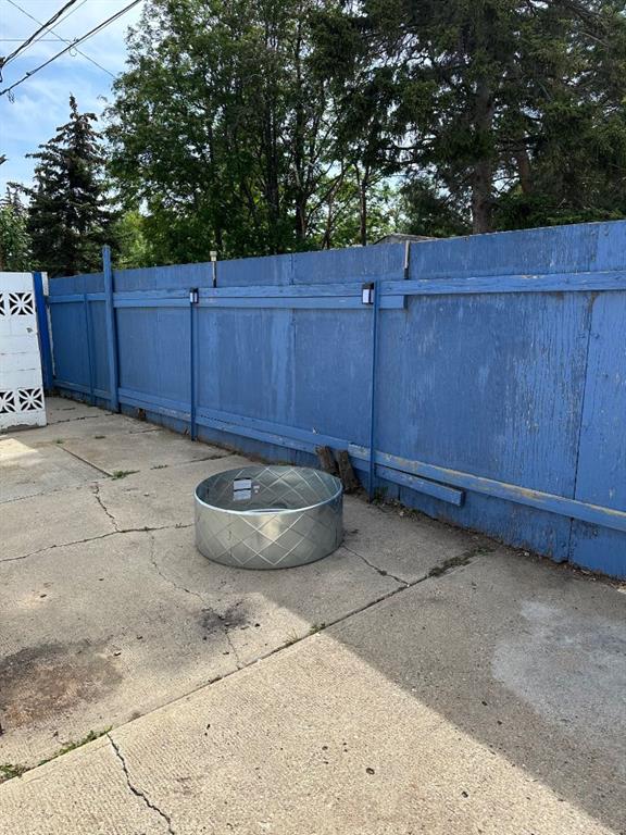 513 3 Street Property Photo 16