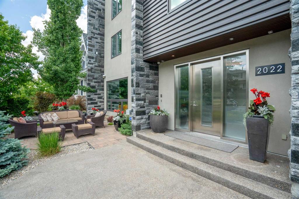 2022 29 Avenue Property Photo 2