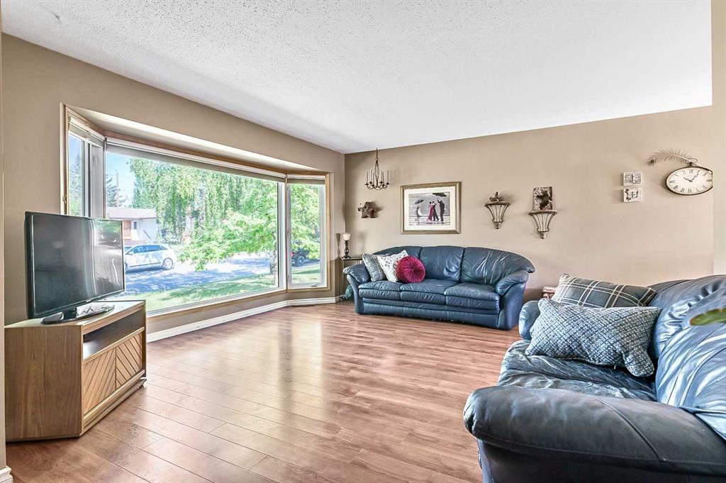 2628 Lionel Crescent Property Photo 4