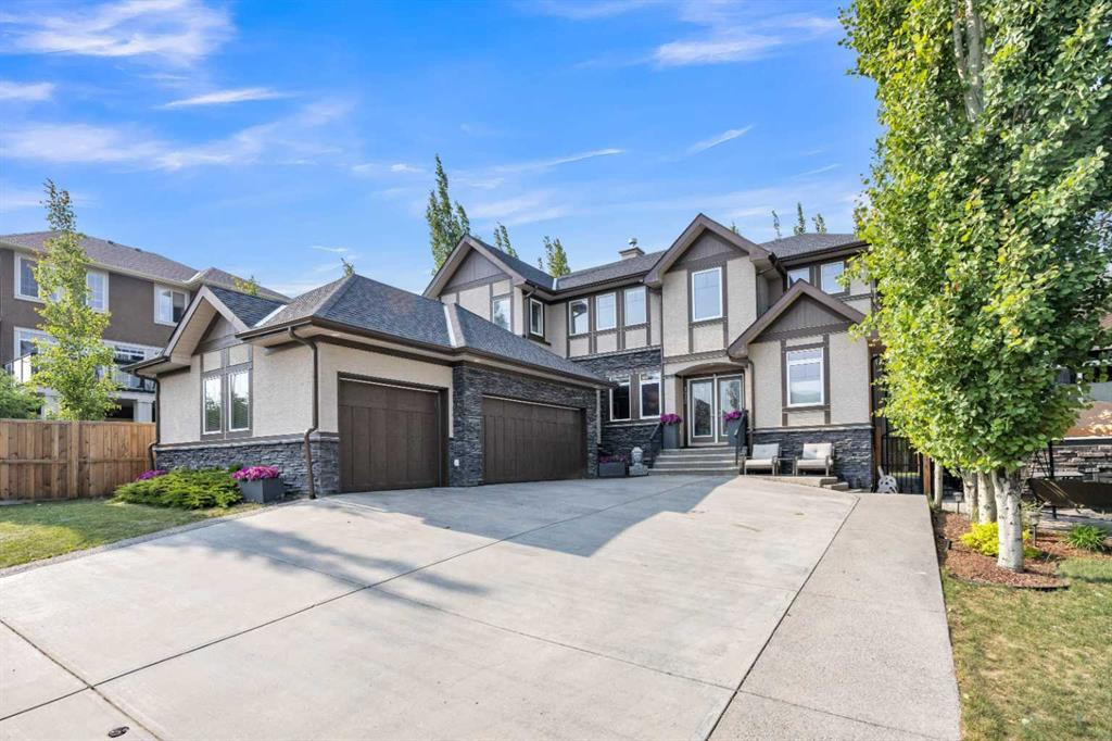 172 Panatella Crescent Property Photo 1