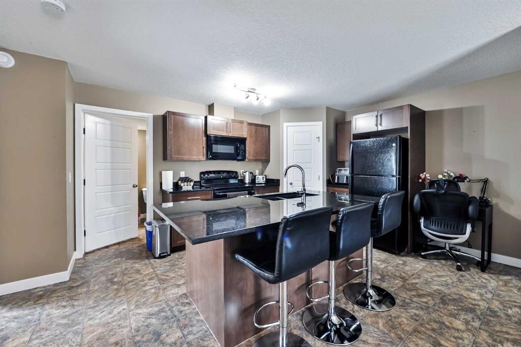 2781 Chinook Winds Drive 13105 Property Photo 6