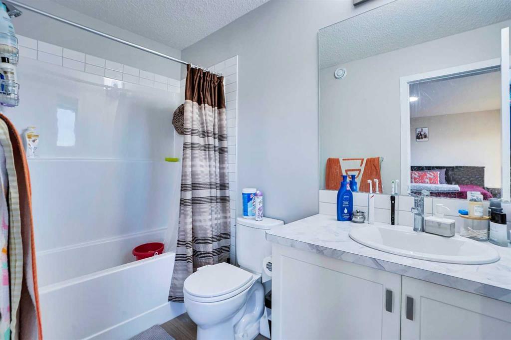 64 Corner Glen Avenue Property Photo 11