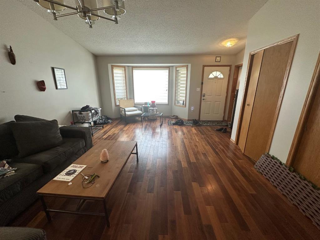 7622 Mission Heights Drive Property Photo 3