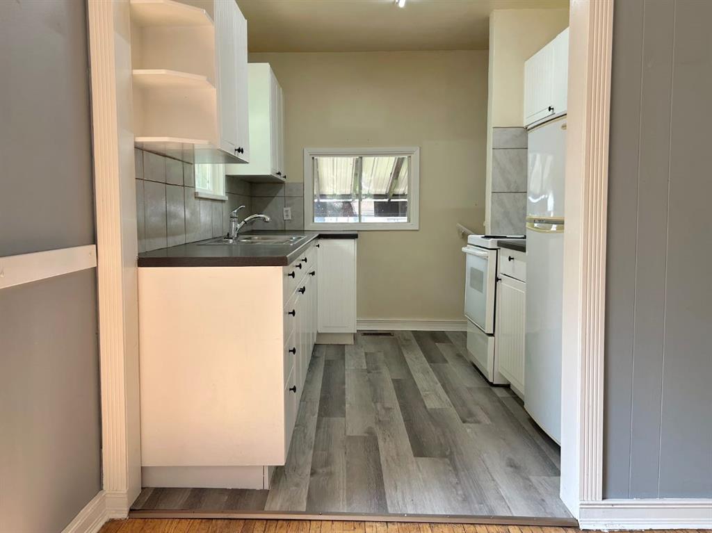 4622 48 Street Property Photo 10