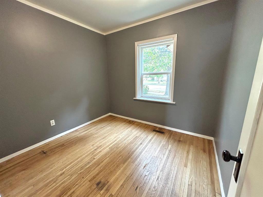 4622 48 Street Property Photo 15