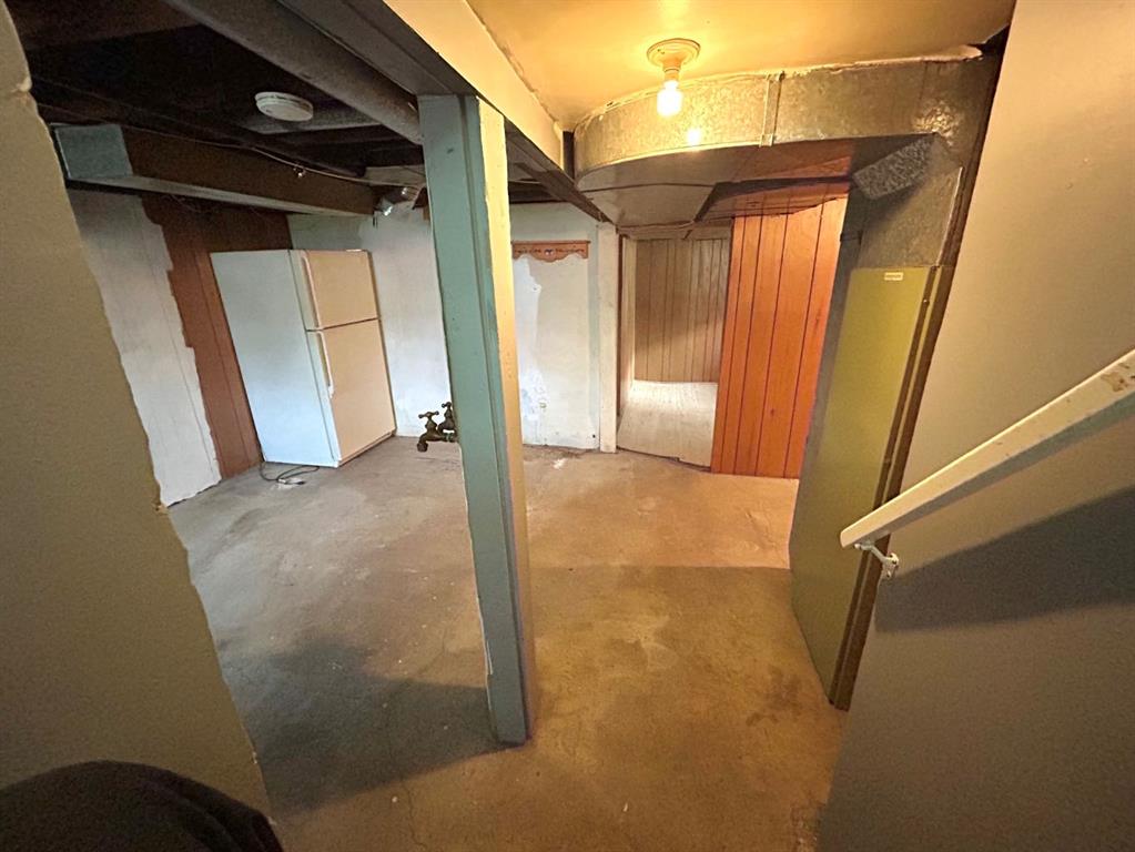4622 48 Street Property Photo 17