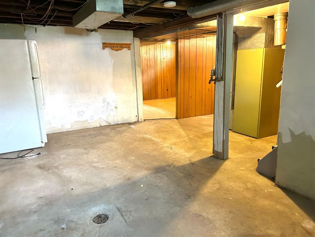 4622 48 Street Property Photo 19