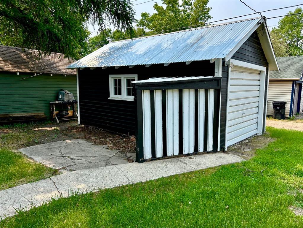 4622 48 Street Property Photo 23