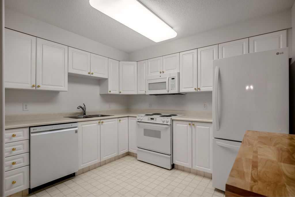 3207 Millrise Point Property Photo 8