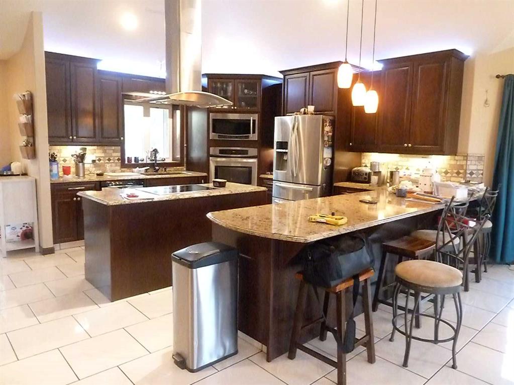 65471 152 Range Property Photo 4