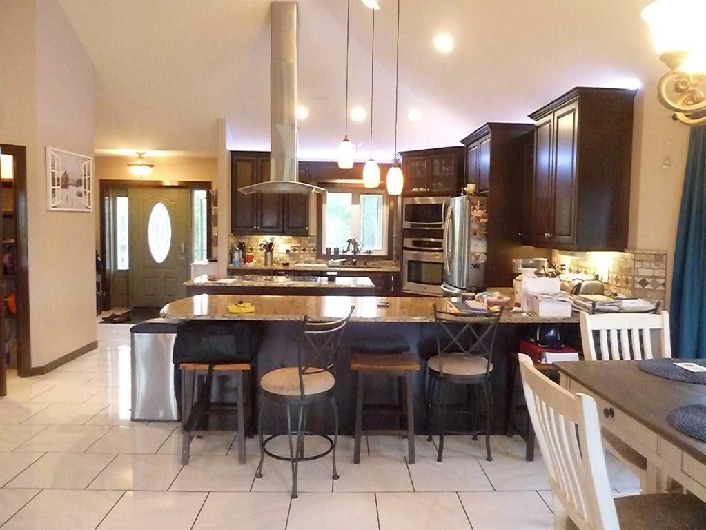 65471 152 Range Property Photo 6
