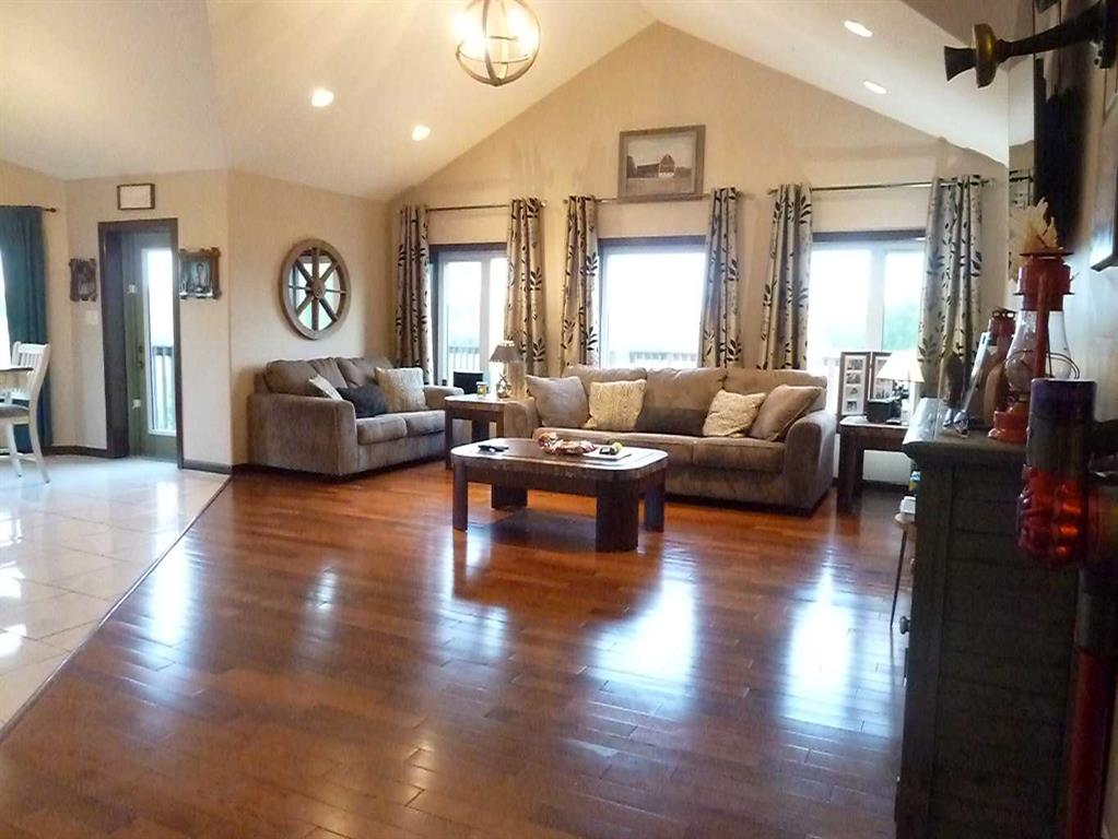 65471 152 Range Property Photo 10
