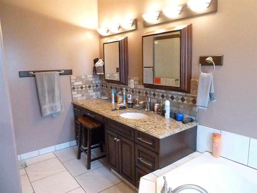 65471 152 Range Property Photo 15
