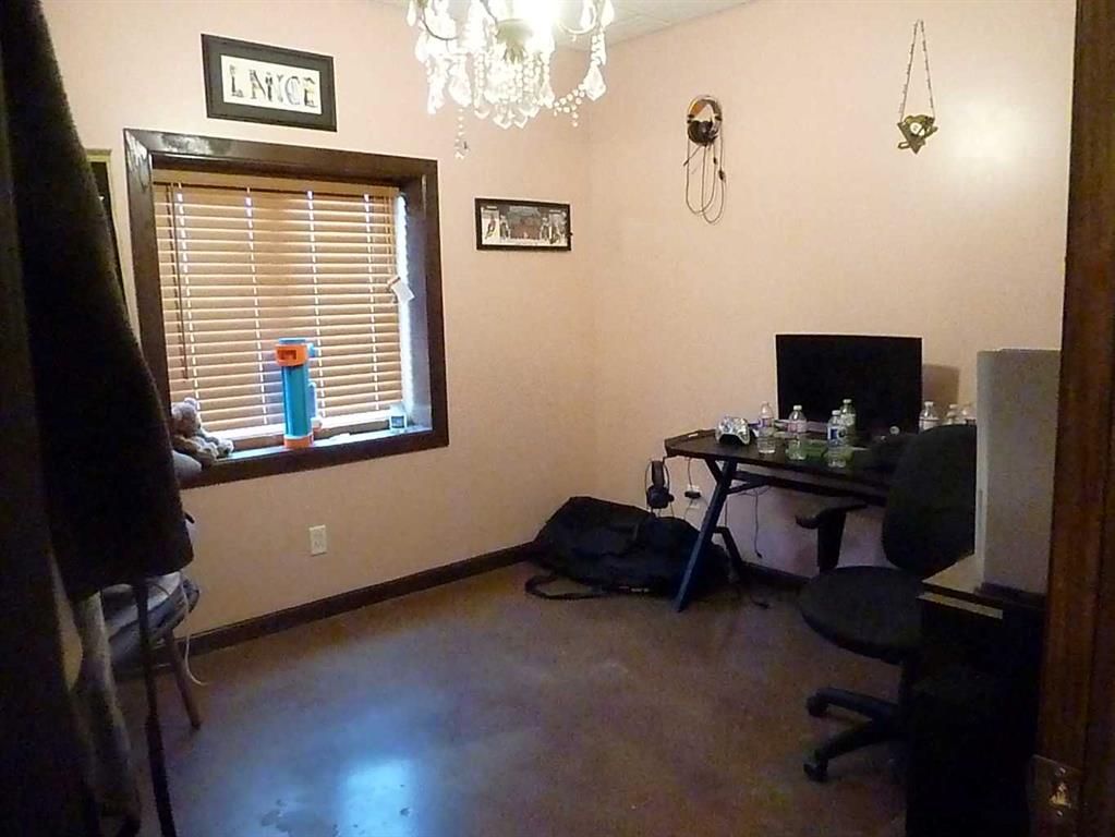 65471 152 Range Property Photo 28
