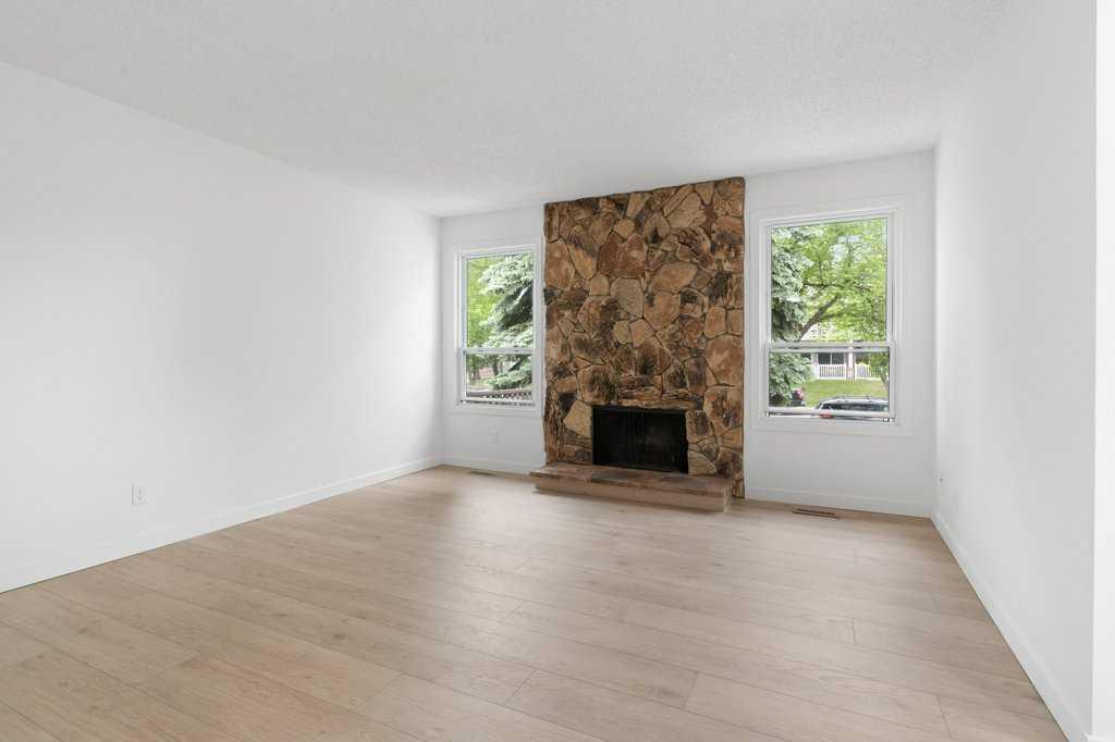 132 Deerview Drive Property Photo 2