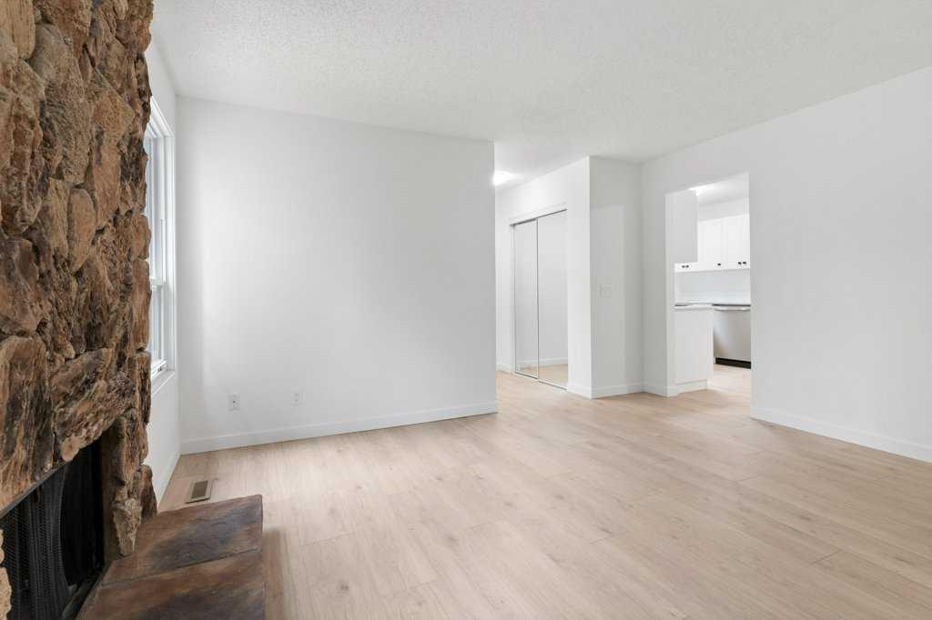 132 Deerview Drive Property Photo 3