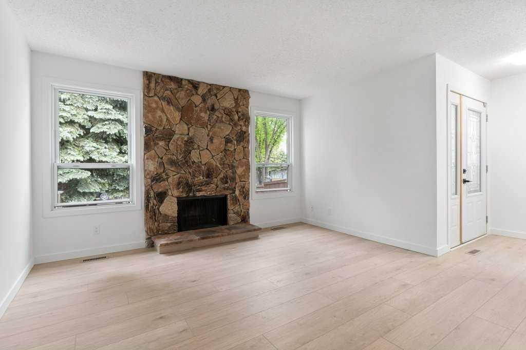 132 Deerview Drive Property Photo 4