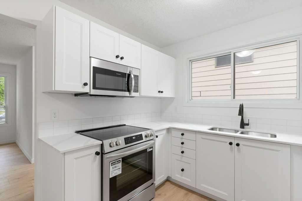 132 Deerview Drive Property Photo 8