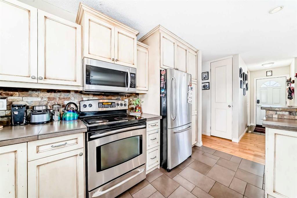 53 Wakefield Drive Property Photo 1