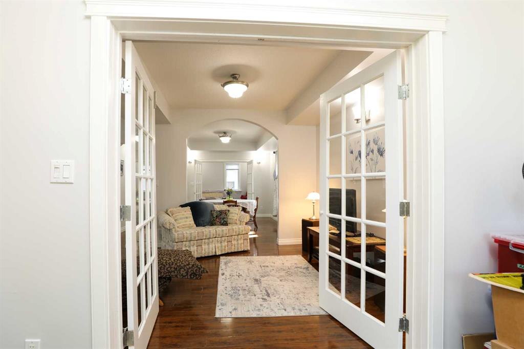 812 6 Avenue Property Photo 6