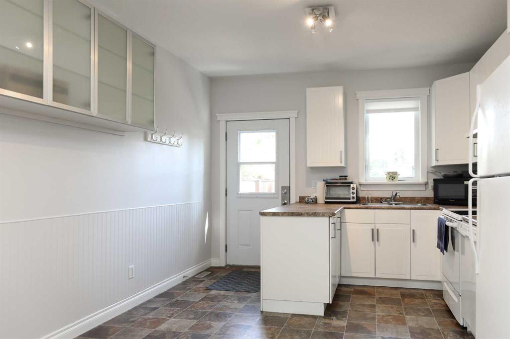 812 6 Avenue Property Photo 15