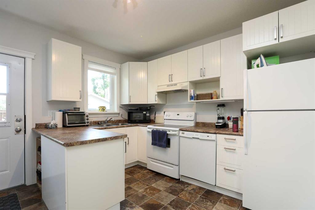 812 6 Avenue Property Photo 16