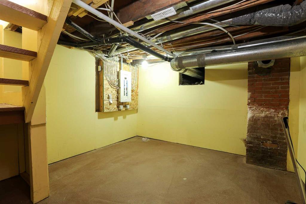 812 6 Avenue Property Photo 20
