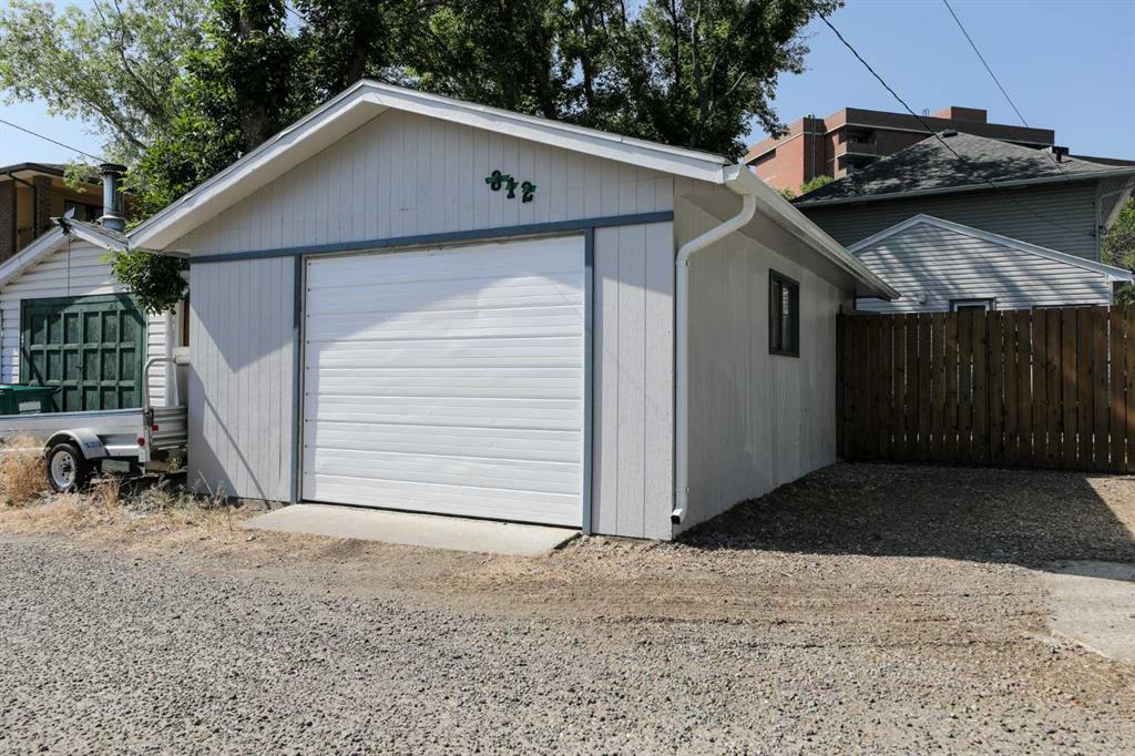 812 6 Avenue Property Photo 33