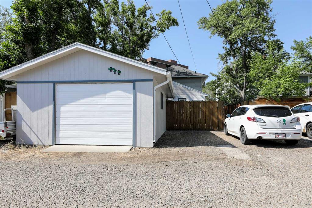 812 6 Avenue Property Photo 34