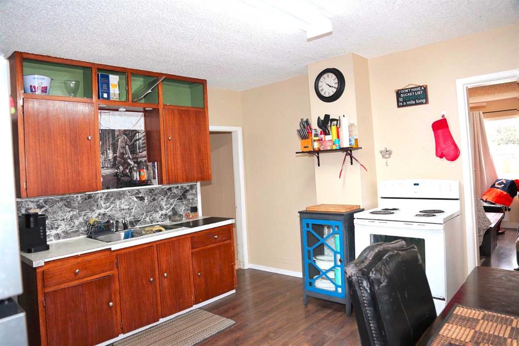 7070 18 Avenue Property Photo 2