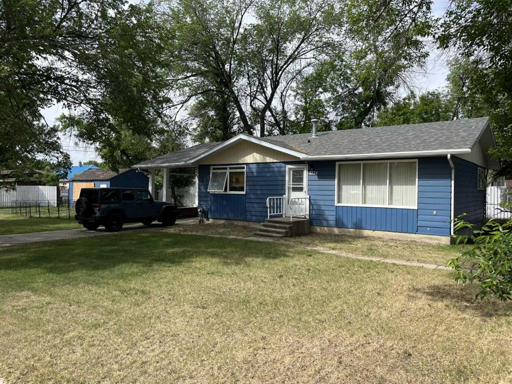 5334 45 Avenue Property Photo 1