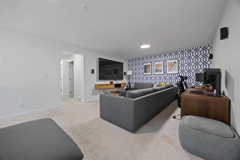416 Walcrest View Property Photo 24