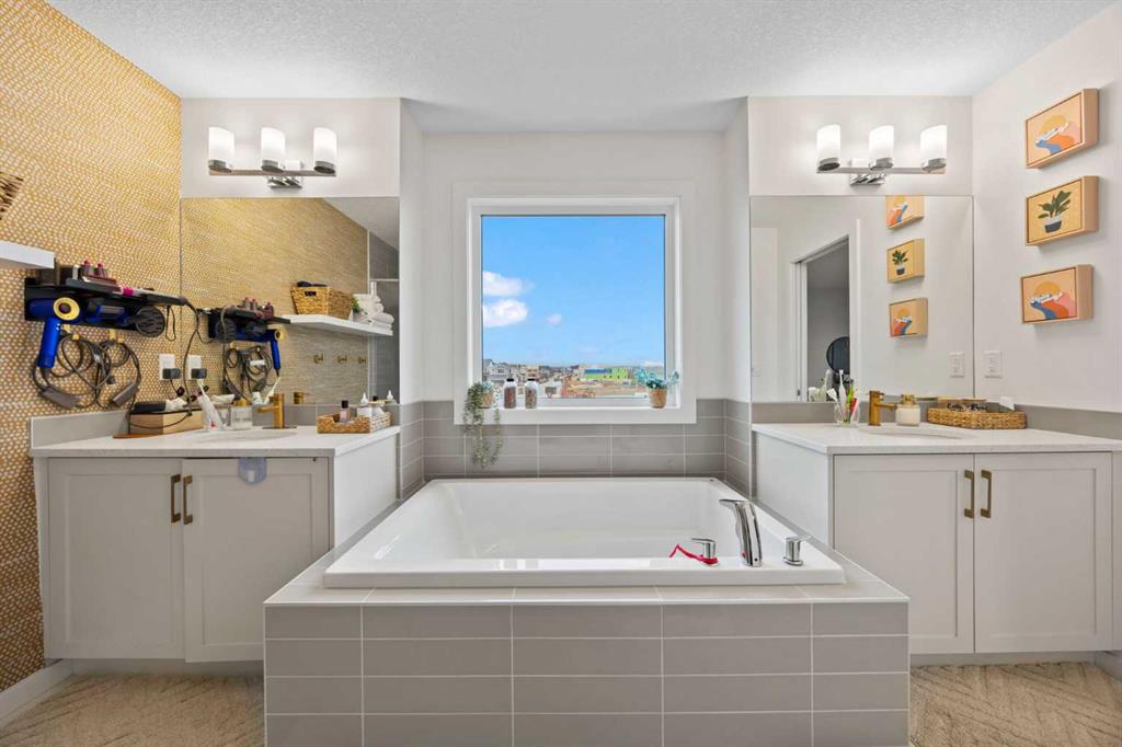 416 Walcrest View Property Photo 27