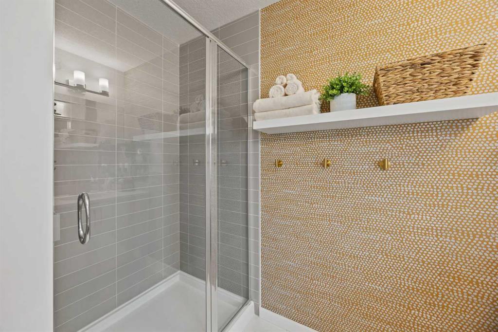 416 Walcrest View Property Photo 28