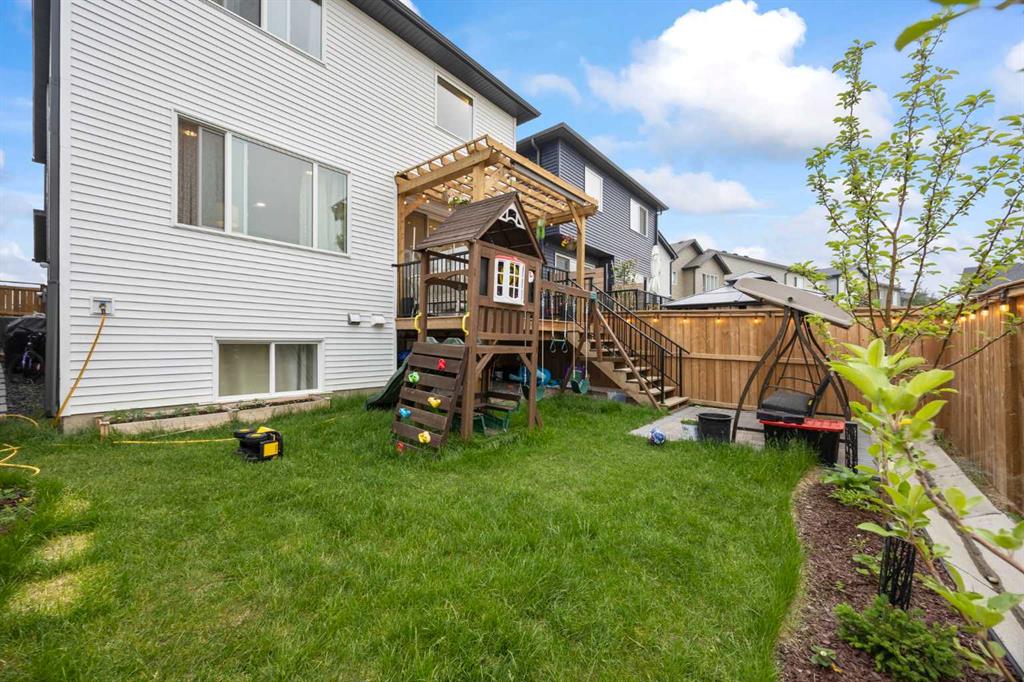 416 Walcrest View Property Photo 37