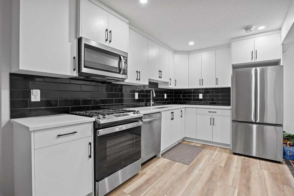 416 Walcrest View Property Photo 39