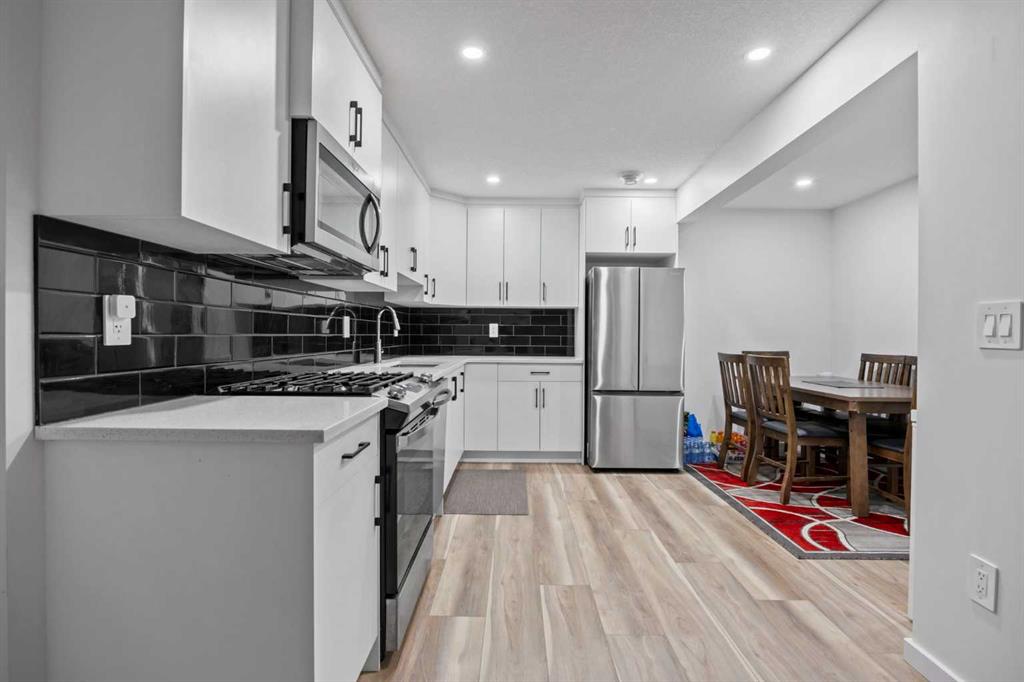 416 Walcrest View Property Photo 40